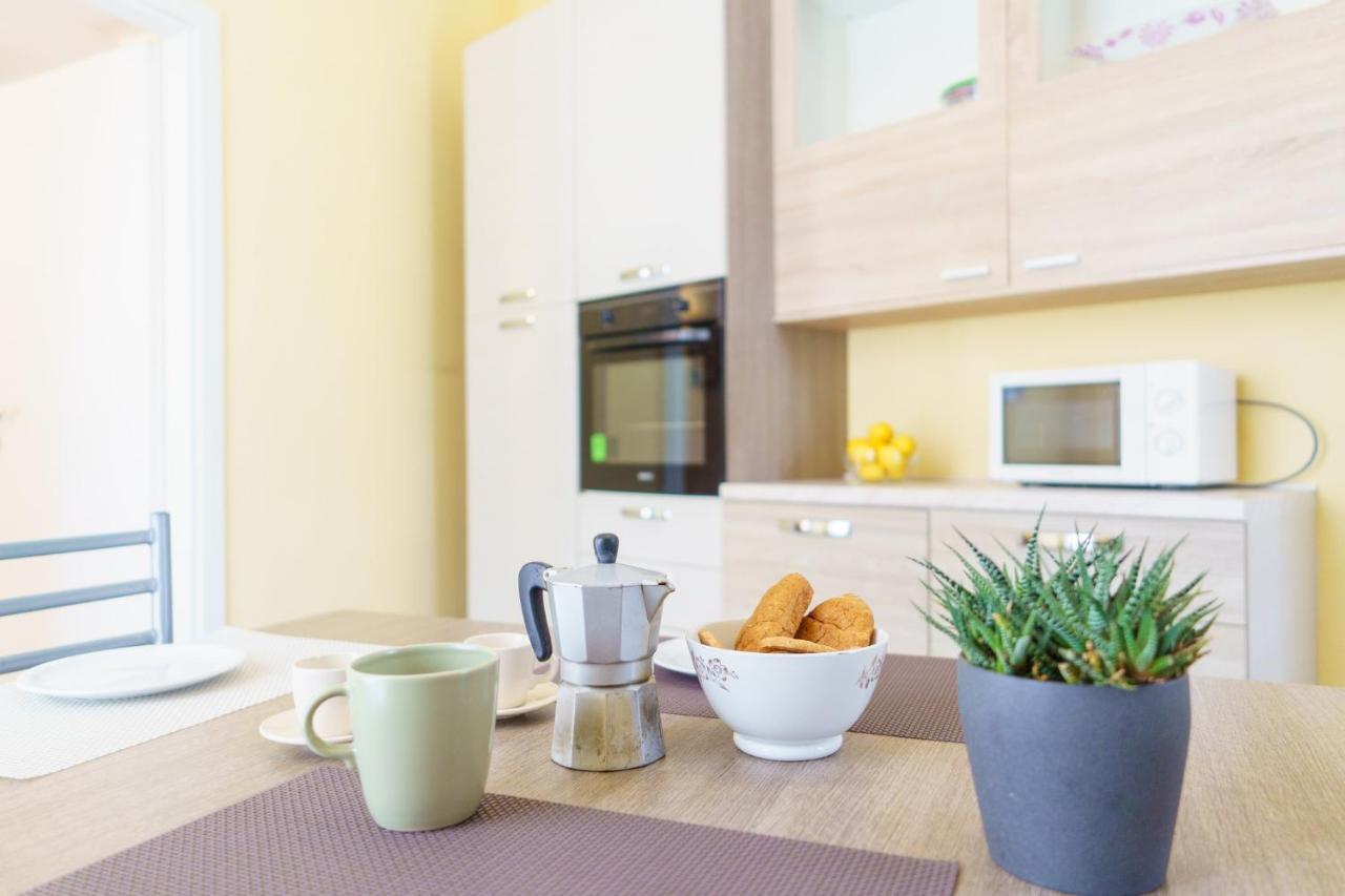 Siracusa Comfy & Central Apartment With Terrace Syracuse ภายนอก รูปภาพ