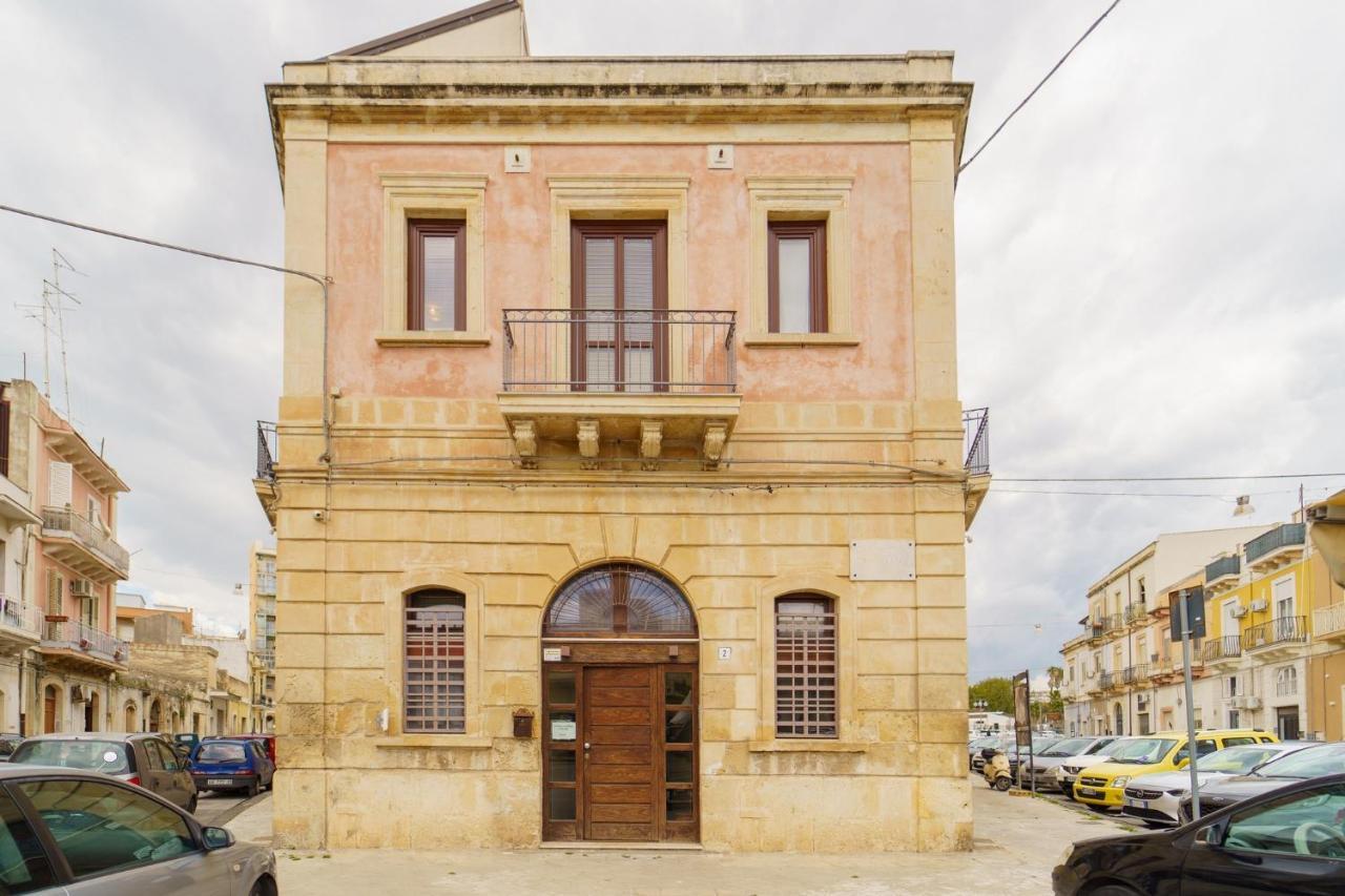 Siracusa Comfy & Central Apartment With Terrace Syracuse ภายนอก รูปภาพ